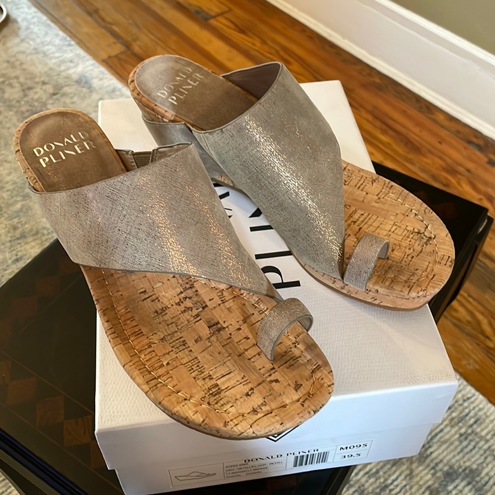 GYER wedge sandal in distressed metallic leather